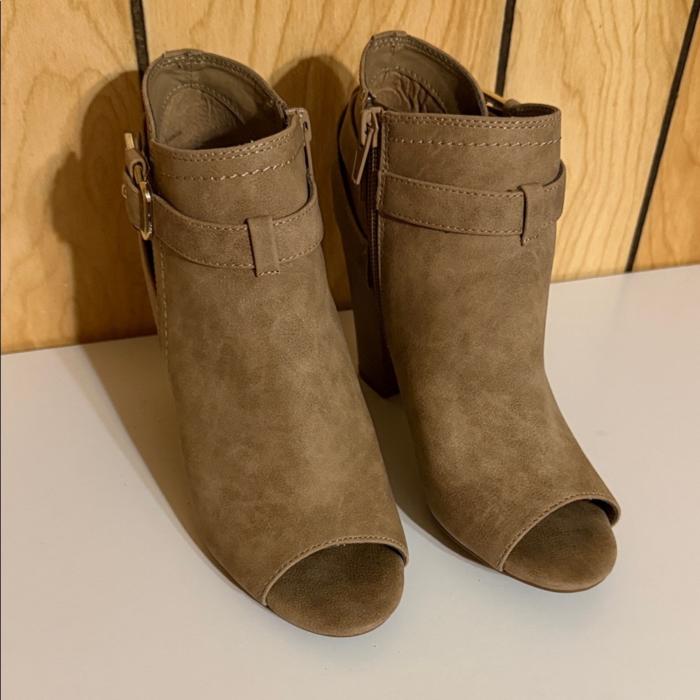 G by Guess Brown Peep-Toe Ankle Booties Size 5.5